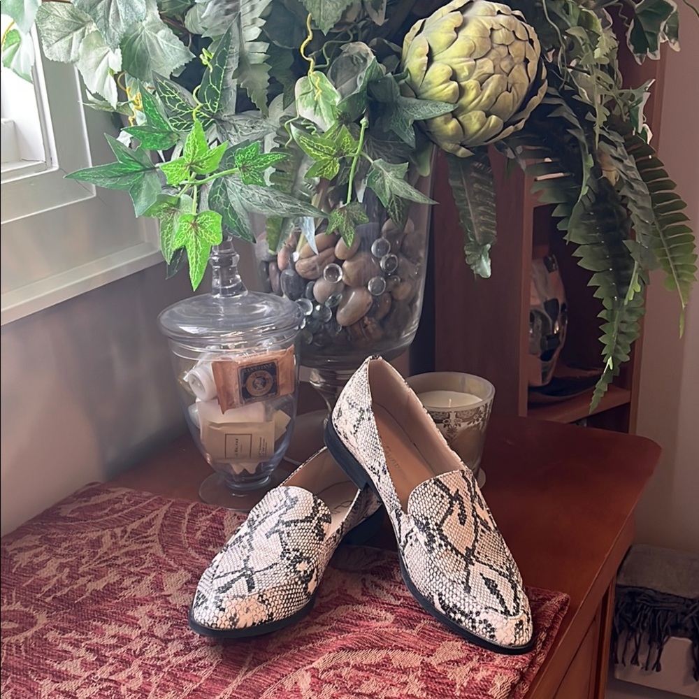 Black and White Snakeskin Flats for Everyday Elegance